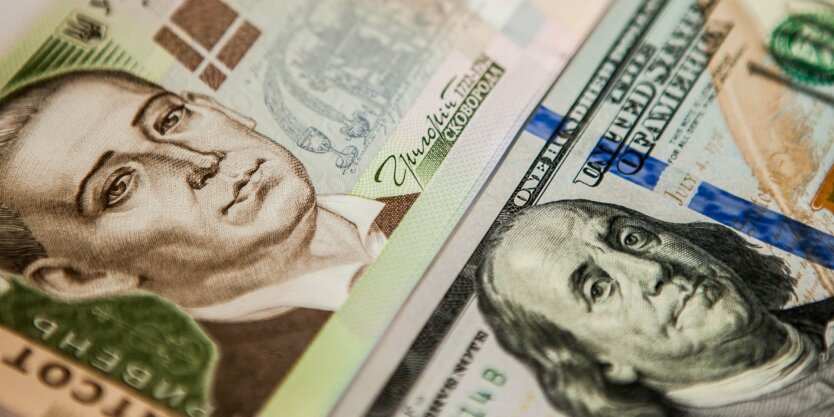 The dollar falls, interest declines