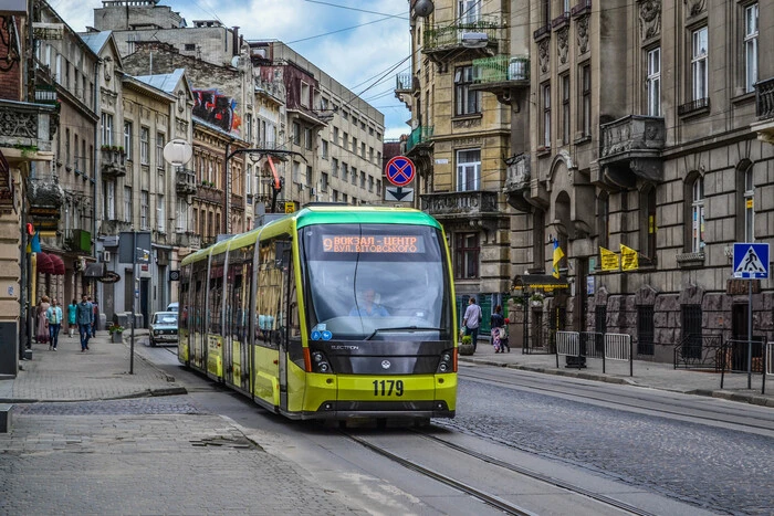 A man died under a tram in Lviv