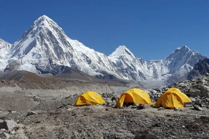 The melting of the glacier on Everest