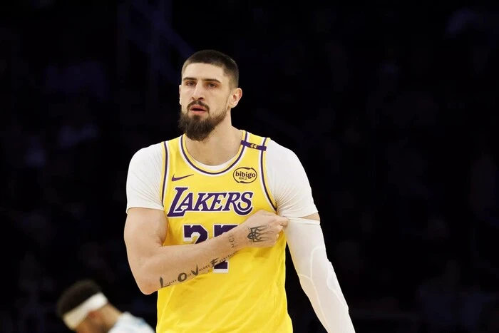 Alle Playoff-Paare der NBA wurden festgelegt: Gegen wen spielt 'Lakers' der Ukrainer Len