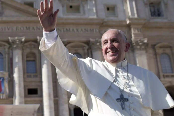 Personal wealth of the Pope revealed by the media