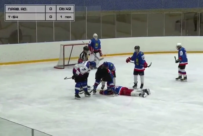 Tod im Livestream: Russischer Beamter starb während eines Hockeyspiels