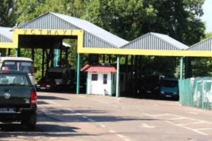 Traffic restrictions at the border with Poland