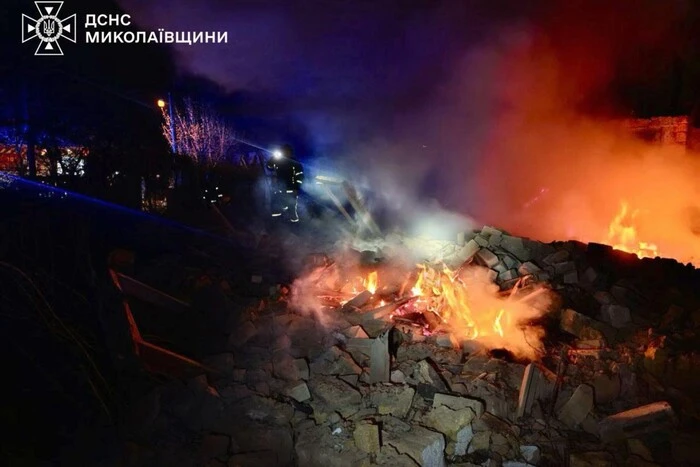 The photo shows the aftermath of drone attacks in Mykolaiv