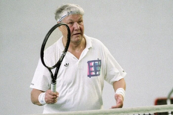 In Russland wird Jelzin dafür verantwortlich gemacht, dass die russische Tennisspielerin die Staatsbürgerschaft gewechselt hat