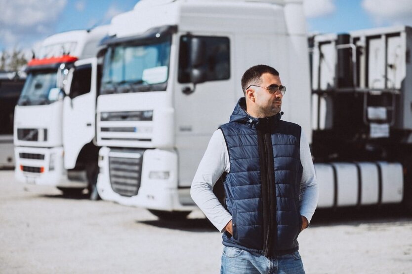 W Kijowie wprowadzono ograniczenia w ruchu dla części transportu: kierowcy podali powody