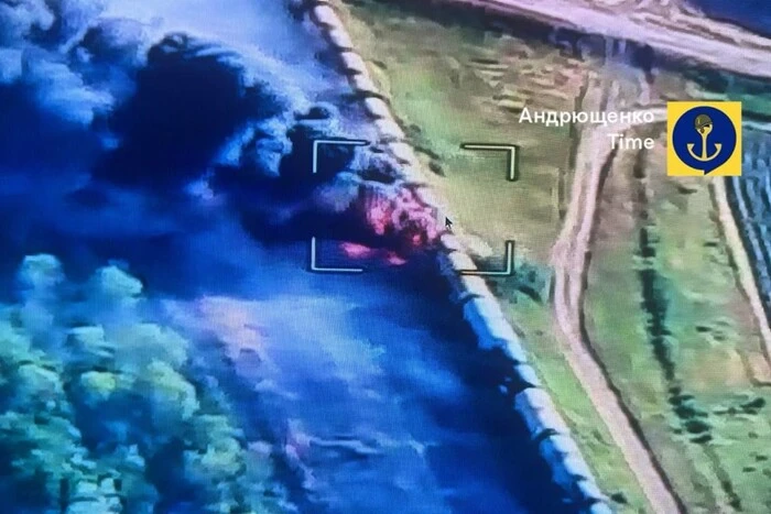 Near the occupied Tokmak, a train with Russian fuel is burning