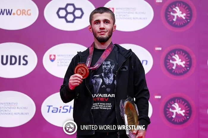 Der Kämpfer-Verräter aus der Krim gewann die Goldmedaille der Europameisterschaft