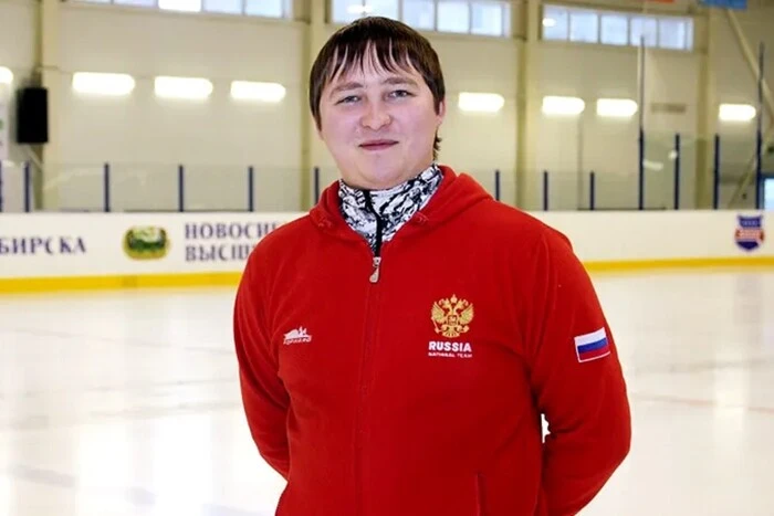 Trainer aus Russland behauptete, dass die Mutter der Figureiskaterin ihm Intimität versprach, wenn er sie einen schwierigen Sprung lehrt