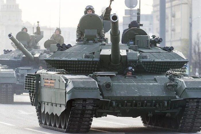 In der Region Charkiw zerstörten FPV-Drohnen einen der modernsten russischen Panzer
