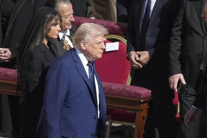 Trump mistakenly wore a dress at the Pope's funeral