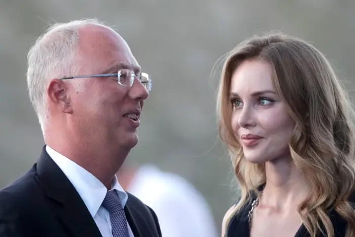 Putin's family owns real estate in three countries