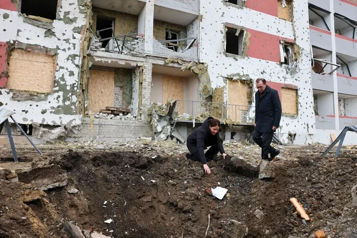 Norwegian ministers under fire in Kharkiv