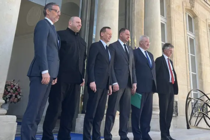 Negotiations in Paris, new assistance from Germany