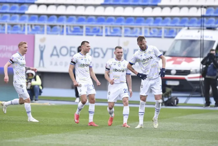 Die ukrainische Fußballmeisterschaft: Wie Dynamo und Shakhtar ihre Spiele gespielt haben