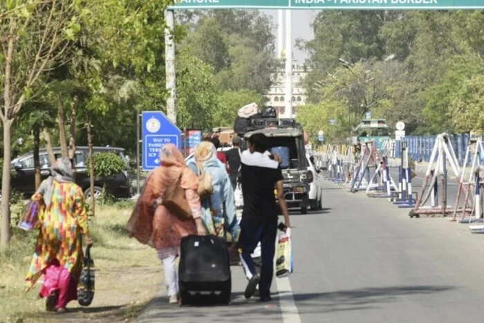 Pakistanis returned from India with great joy