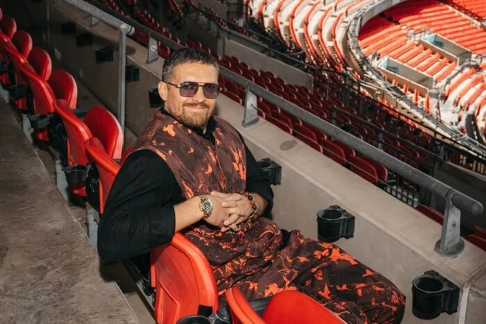 Usyk w żartobliwy sposób nawiązał do zdjęcia z Wembley