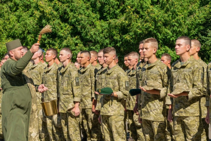 Люди підписали контракт 18-24. Міноборони.
