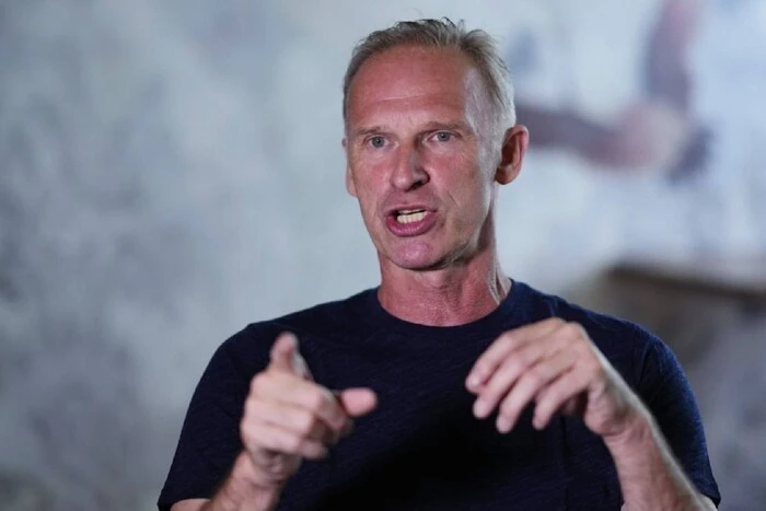 Oleshevich offers protection to Hasek after Medvedev's threats