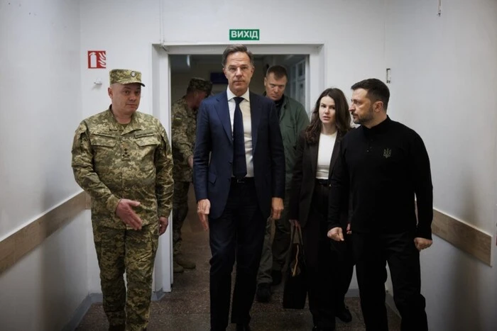 Zelensky and Rutte visited injured defenders