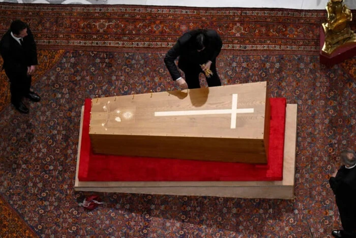 Farewell to Pope Francis in the Vatican