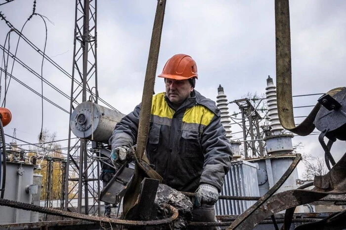 Обстріли з Росії унеможливили життя в Україні