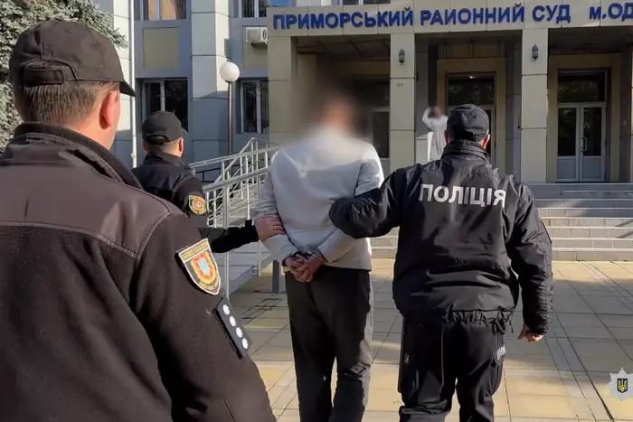 Чоловік в Одесі обіцяв ухилянтам вплинути на ВЛК за $12 тис.