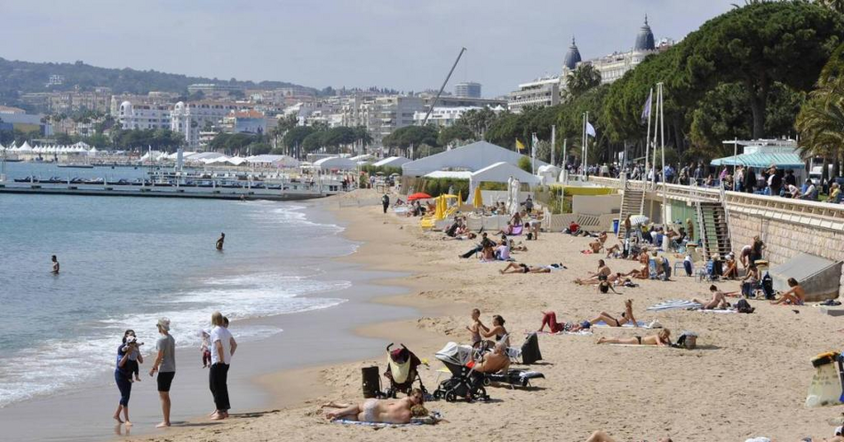 Best Beaches in Cannes with Photos
