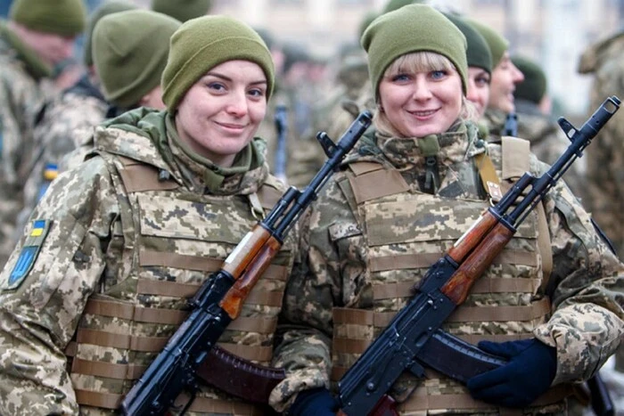 Жінки на мобілізації в Україні