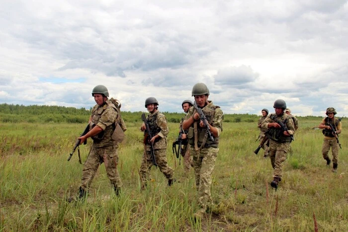 Зібрання військових на передовій