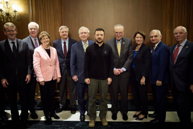Zelensky meets members of the US Senate