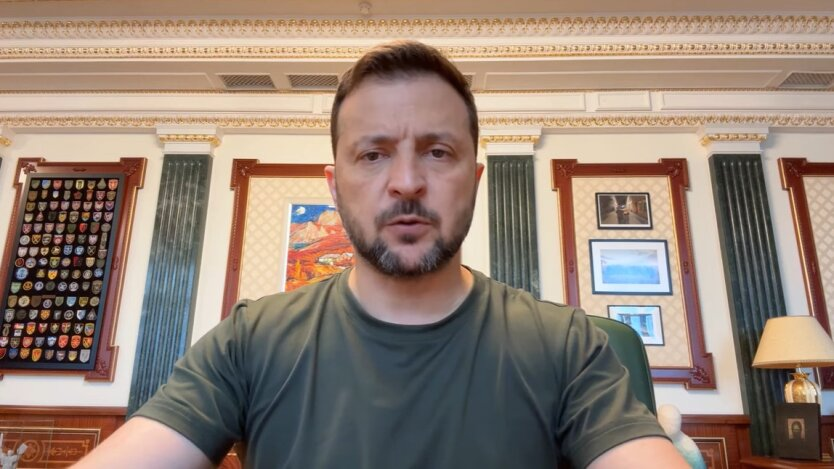 President Zelensky thanks the military