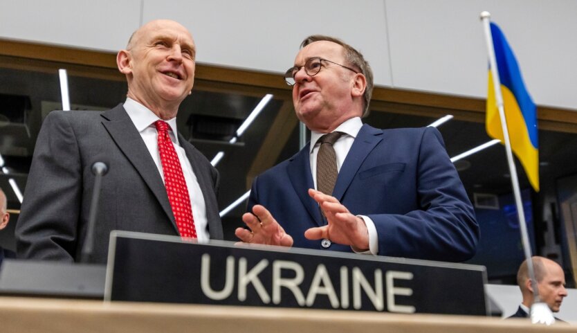 Ramstein showcases new weapons for Ukraine