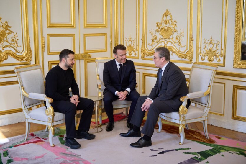 Zelensky at negotiations in Paris