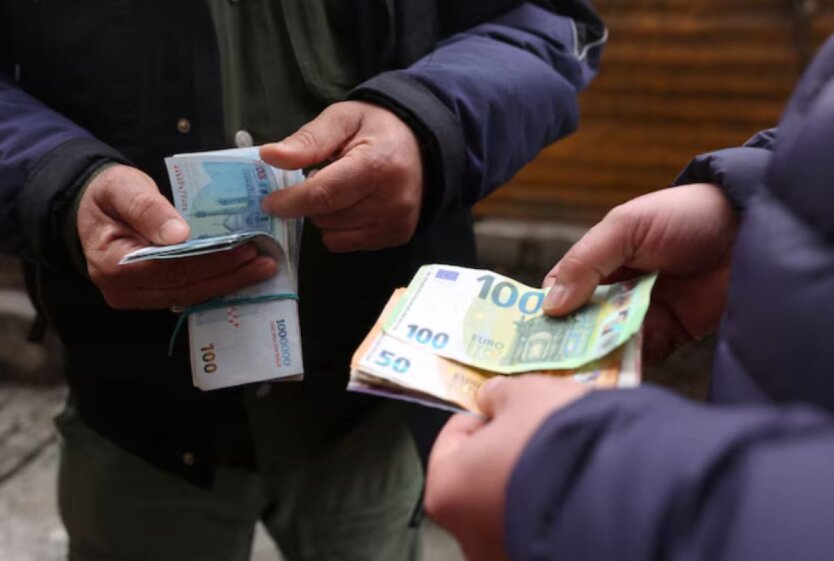 Chart of the decline of the Iranian rial due to Trump sanctions