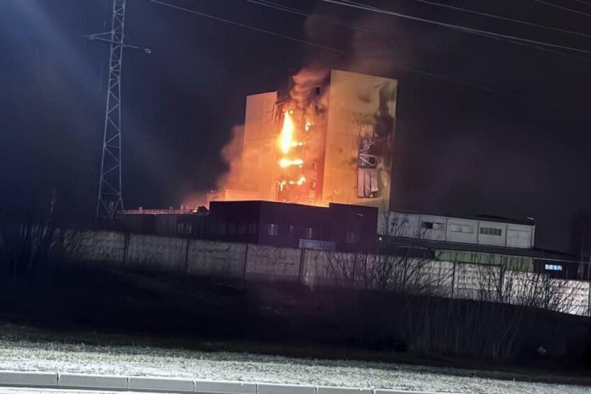 W Rosji drony zniszczyły 'unikalną' fabrykę obronną produkującą światłowody