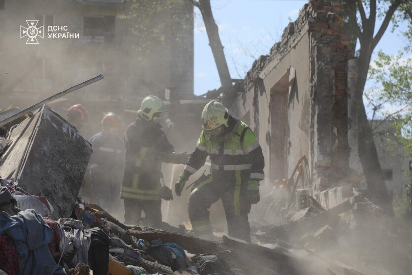 Zelensky, priority, Russia