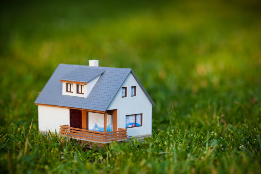 Re-registration of a house in the village 2025: how much does it really cost to change ownership