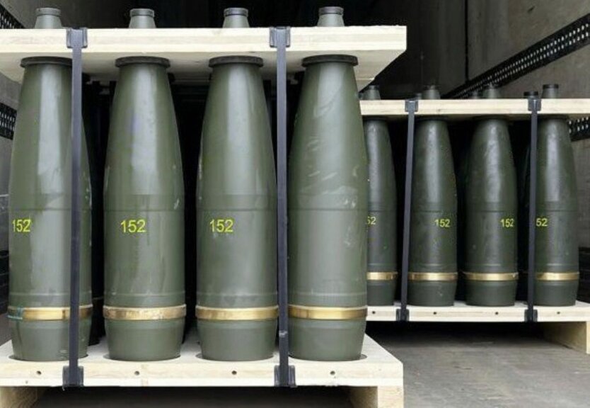 Die Streitkräfte der Ukraine haben Munition von dem polnischen Lieferanten 'PHU Lechmar' an die Front erhalten