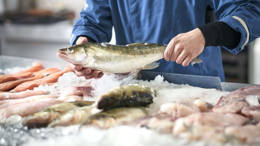 The picture shows the prices of fish before Easter