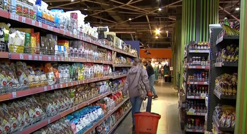 Maximum Inflation: Rising Prices of Eggs and Oil