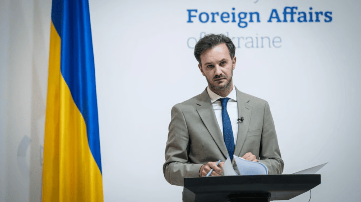 У МЗС розкрили, скільки очікується указів про заміну послів