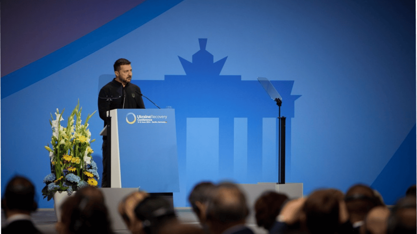 Selenskyj zog Bilanz der Konferenz zur Wiederherstellung der Ukraine