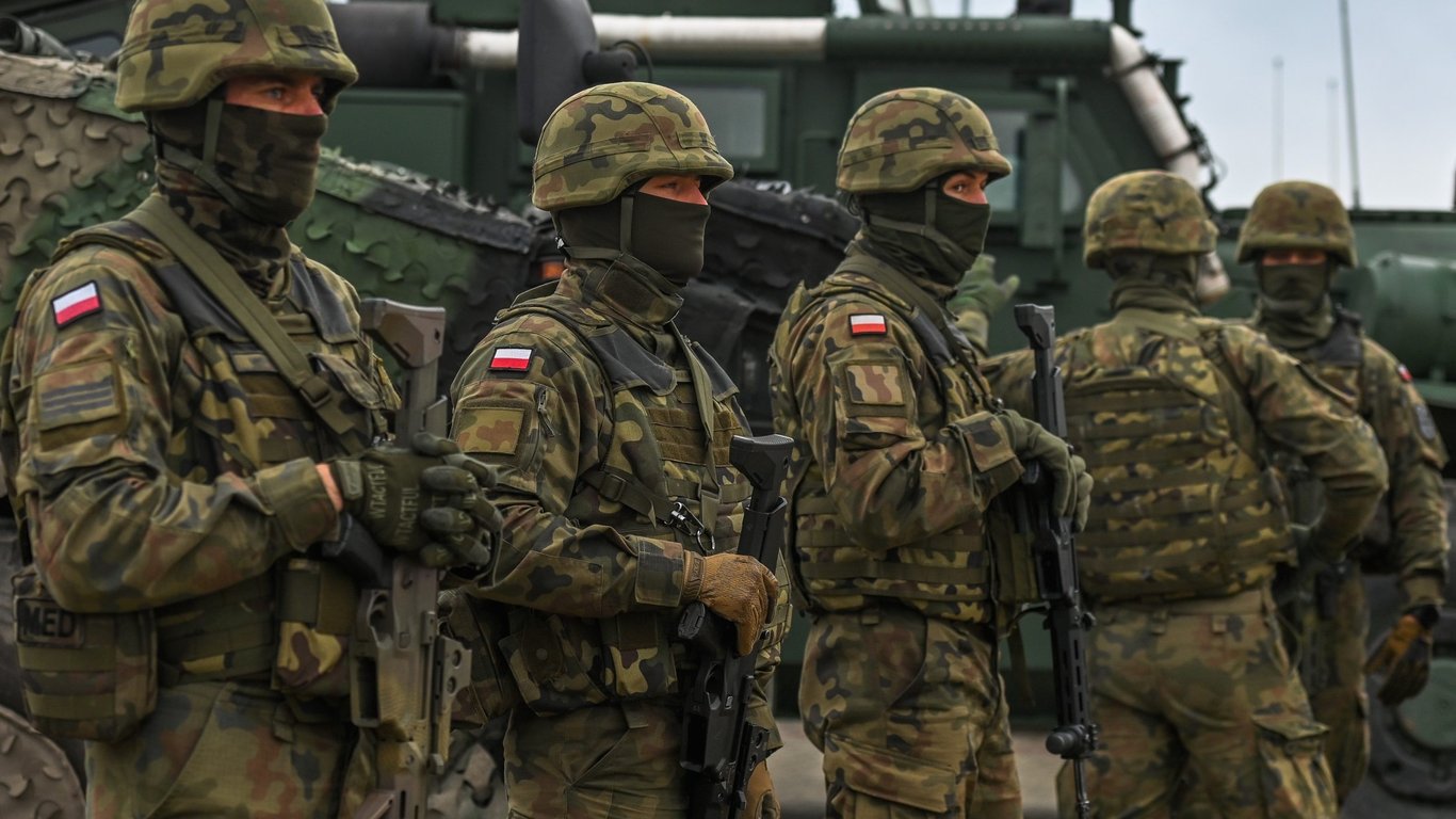 Polen ruft Hunderttausende Menschen zum Militärdienst auf - Medien erklären das Ziel