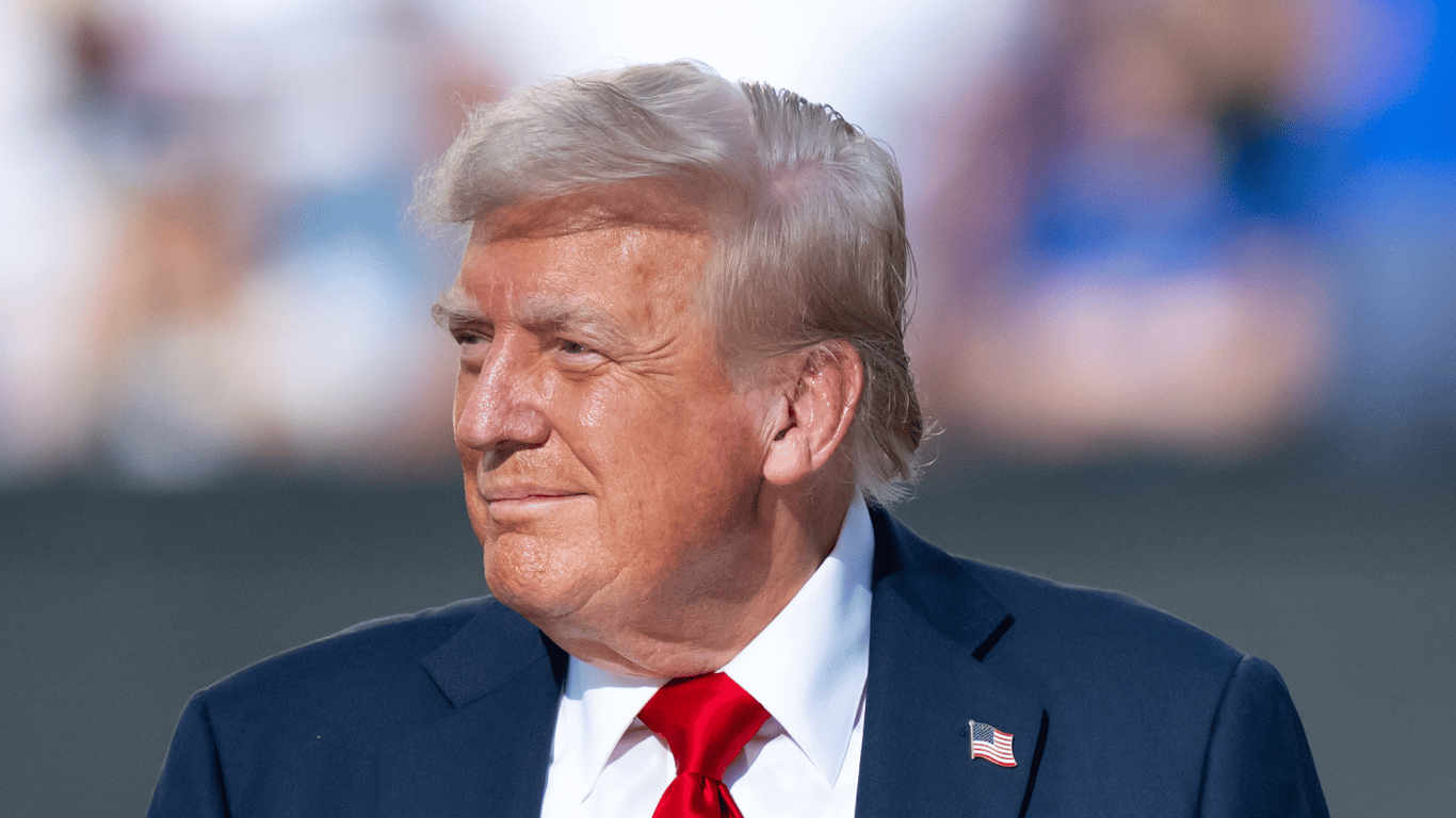 Trump rozważa przekazanie Ukrainie rakiet dalekiego zasięgu JASSM — media