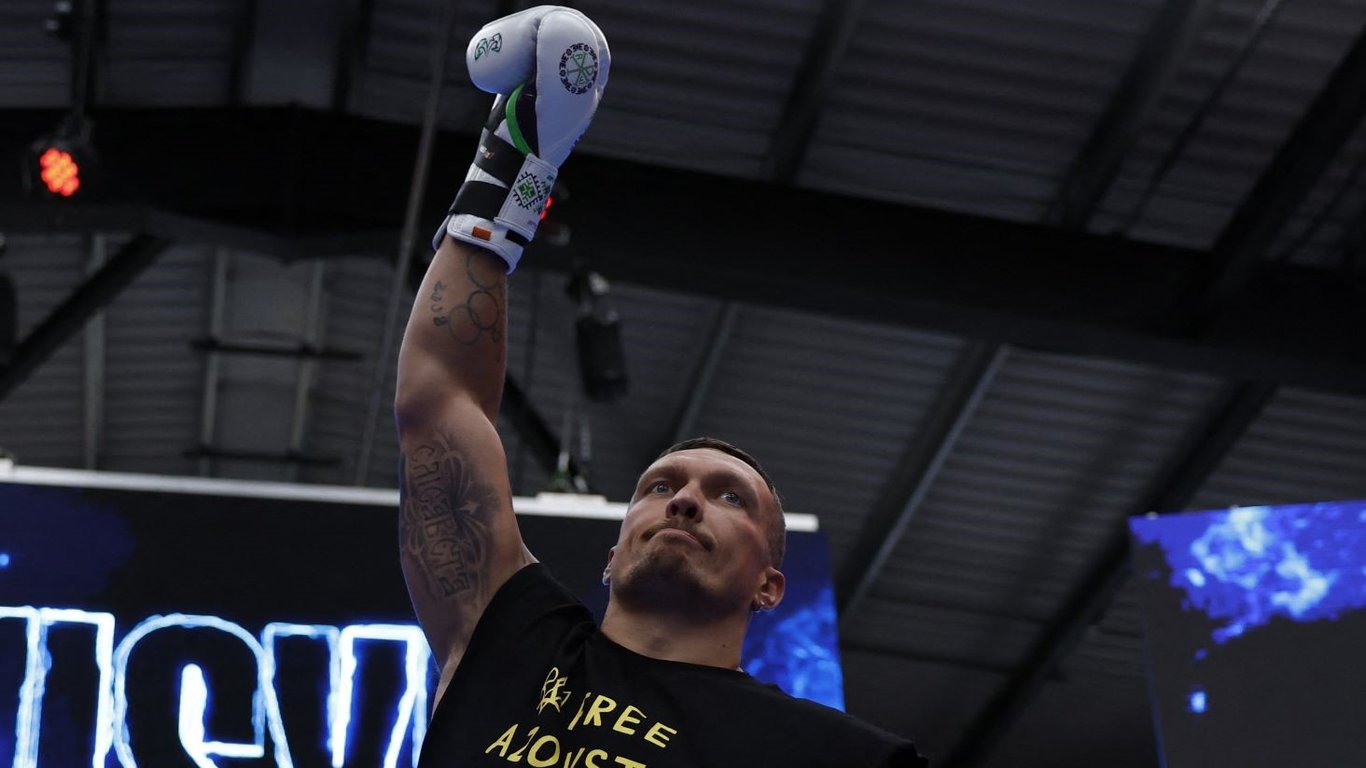 Usyk podczas otwartej wagi wsparł jeńców z Azowstalu