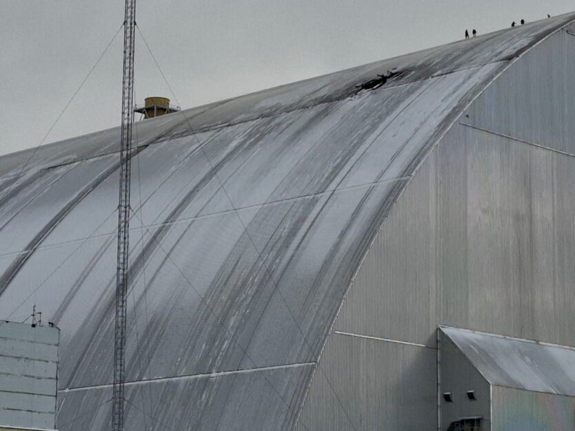 IAEA Illustration: Drone Breached Chernobyl Roof