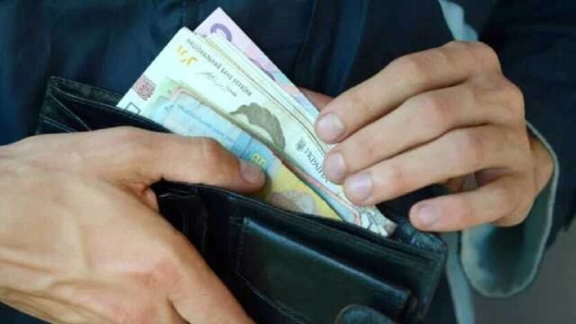 Thousands of Ukrainians risk losing financial assistance: who will lose the pension and aid supplement