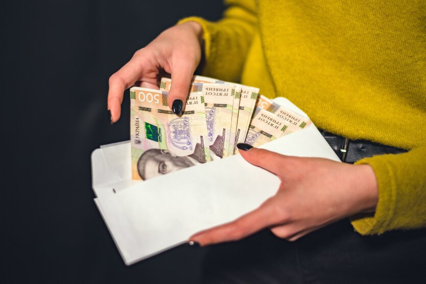 Card-payment 5000 dollars with the Swiss flag