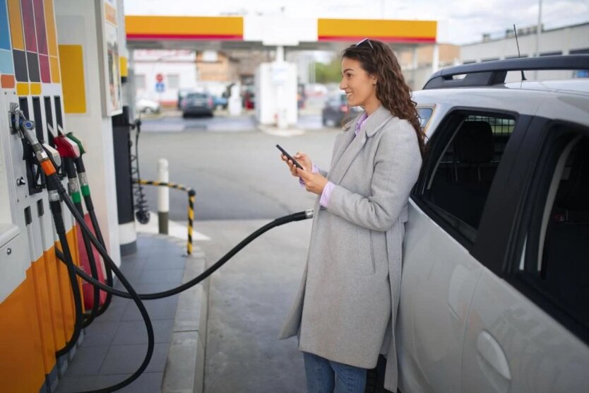 Drivers were shown prices for gasoline, diesel, and autogas in different regions: how much they cost in Kharkiv and Dnipro